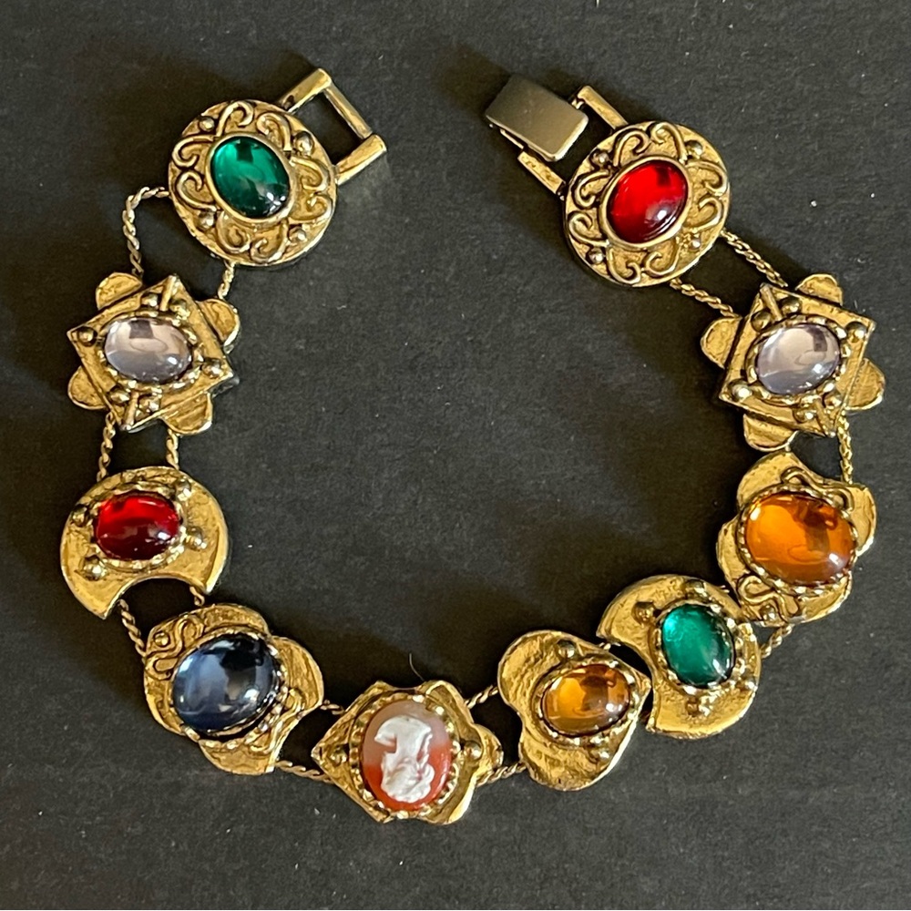 Vintage cabochon stone & cameo slide charm bracelet.